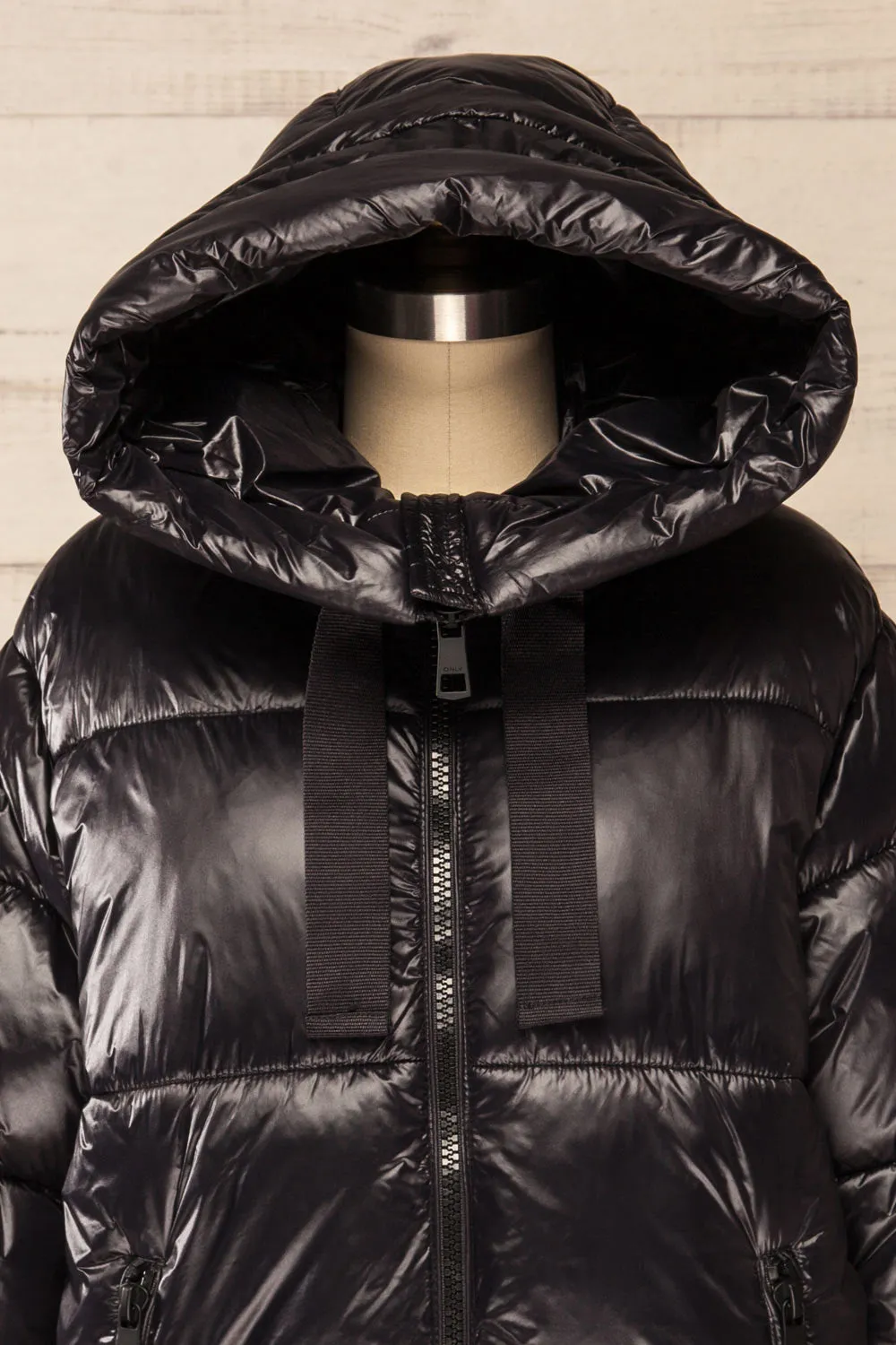 Baidoa Black | Quilted Coat w/ Broad Details