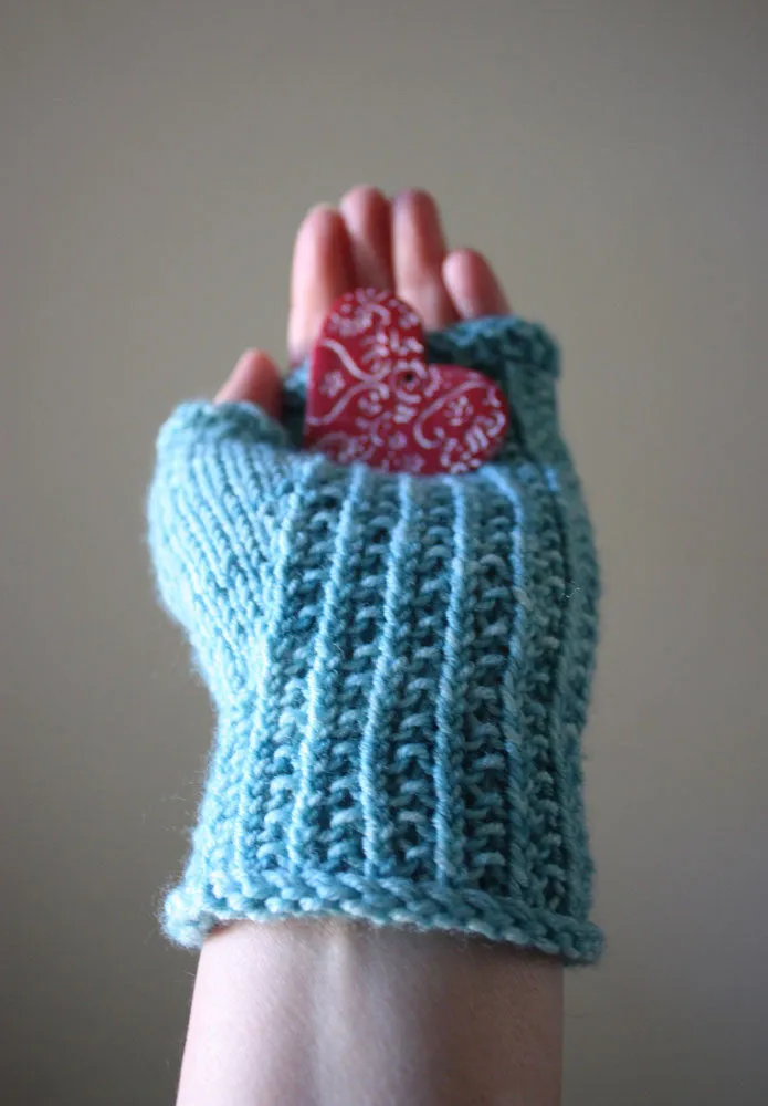 Belgique Fingerless Mittens Knitting Pattern