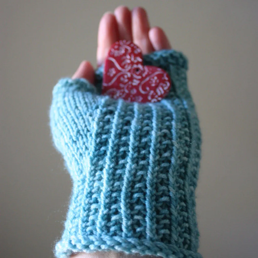 Belgique Fingerless Mittens Knitting Pattern