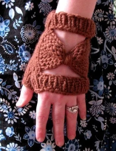 Bow Tie Wristers Fingerless Mitt Knitting Pattern Worsted