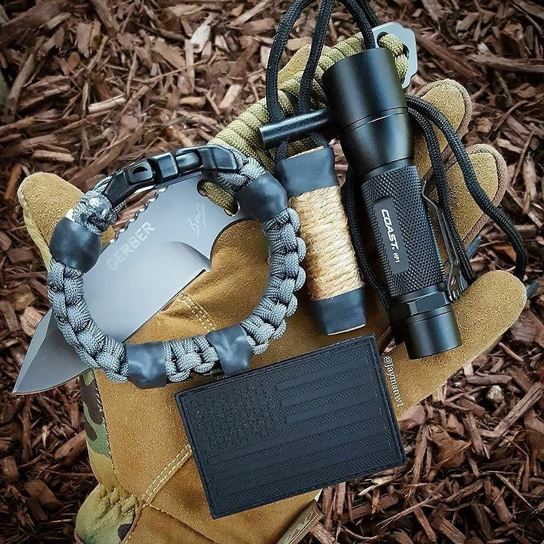 Fatwood Lanyard Kit - Emergency Kindling and Tinder Survival Necklace with firestarter.