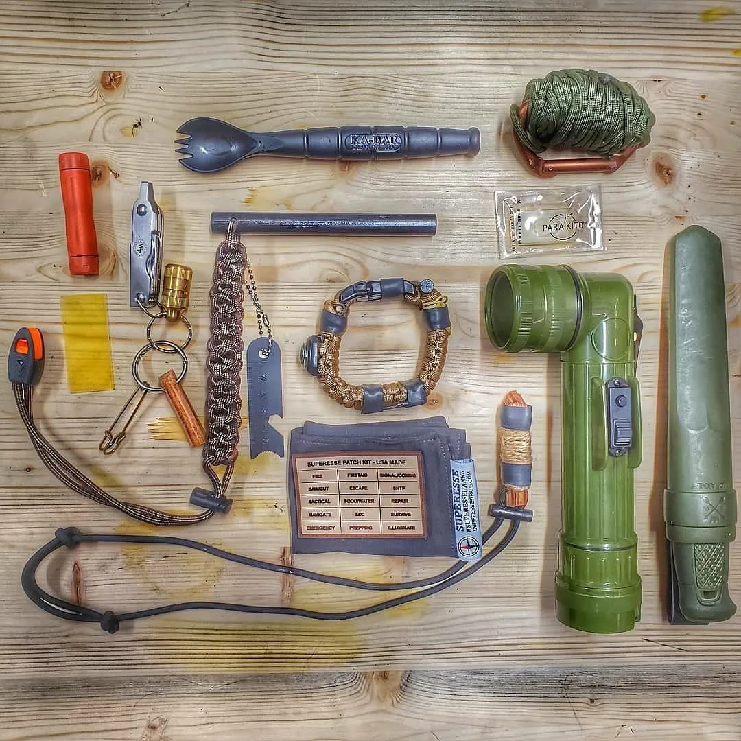 Fatwood Lanyard Kit - Emergency Kindling and Tinder Survival Necklace with firestarter.