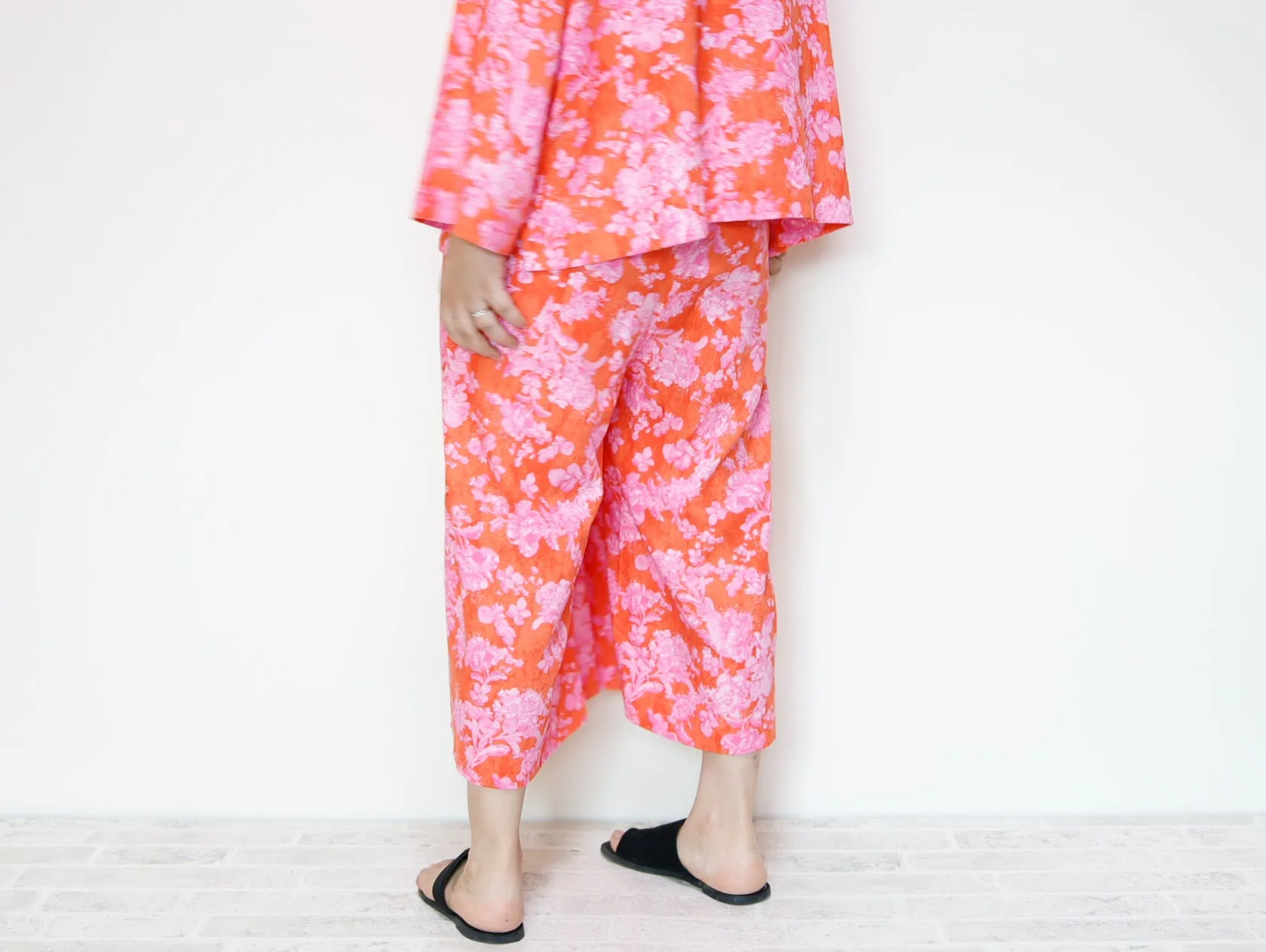 <P09R> GAUCHO FLOWER PRINTED LINEN