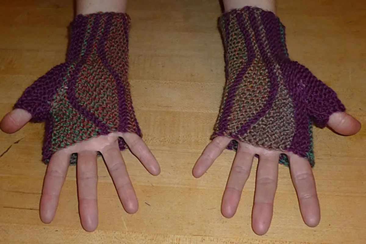 MarinJa Knits Patterns - Leafy Mitts - PDF Download