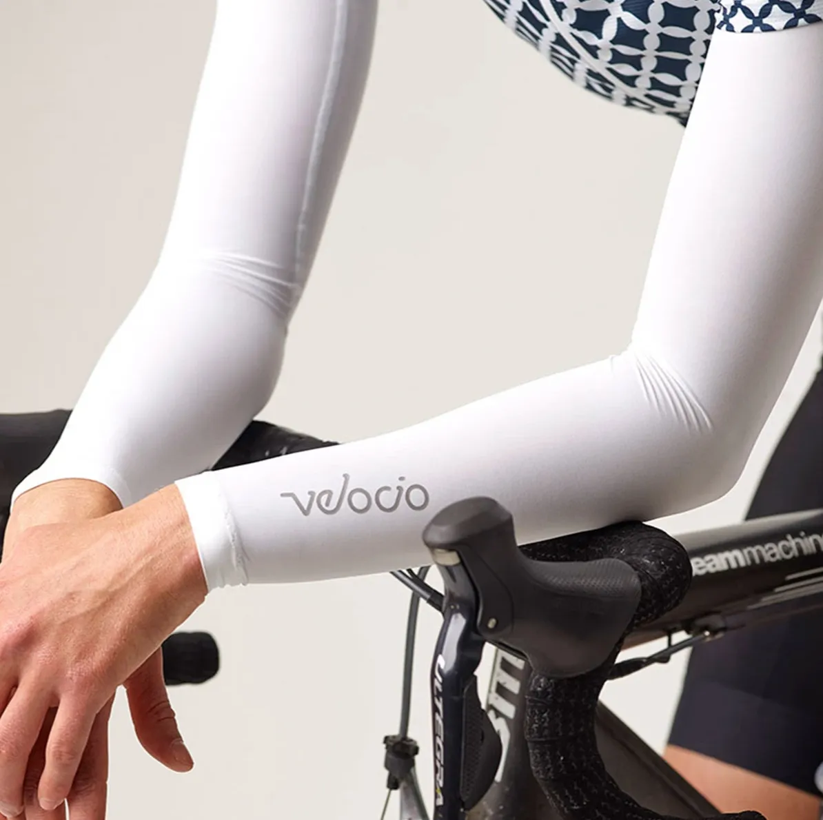 VELOCIO ARM SCREEN SUN PROTECTOR BLACK